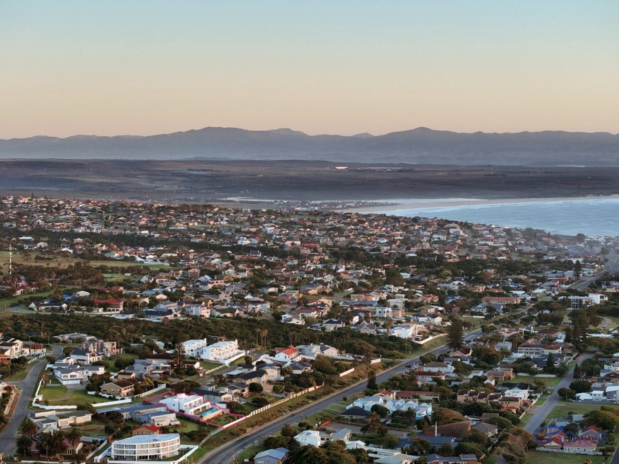 5 Bedroom Property for Sale in Jeffreys Bay Central Eastern Cape